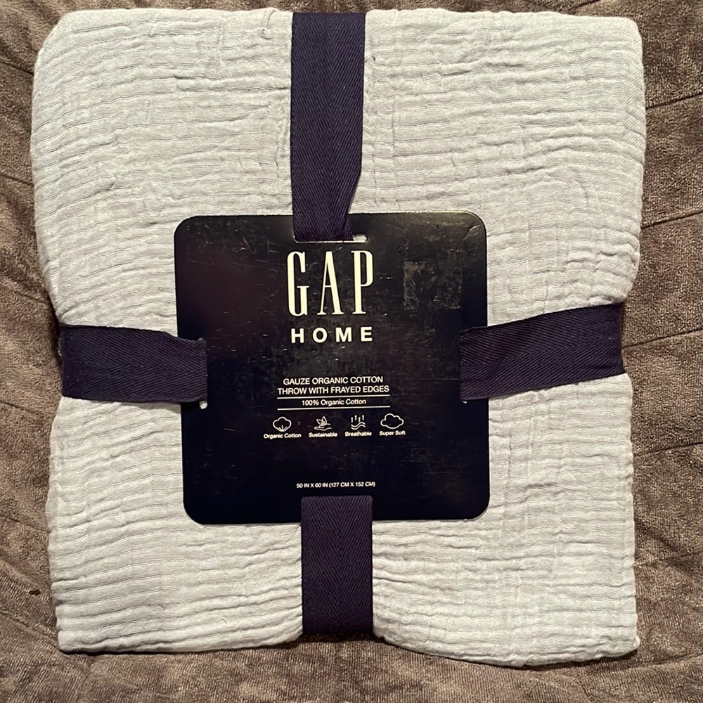 Gap home organic cotton throw with frayed edges